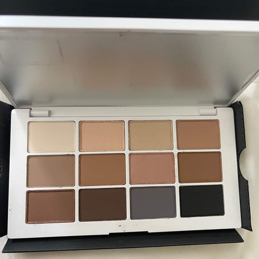 MAKEUP BY MARIO Master Mattes Eyeshadow Palette: The Neutrals